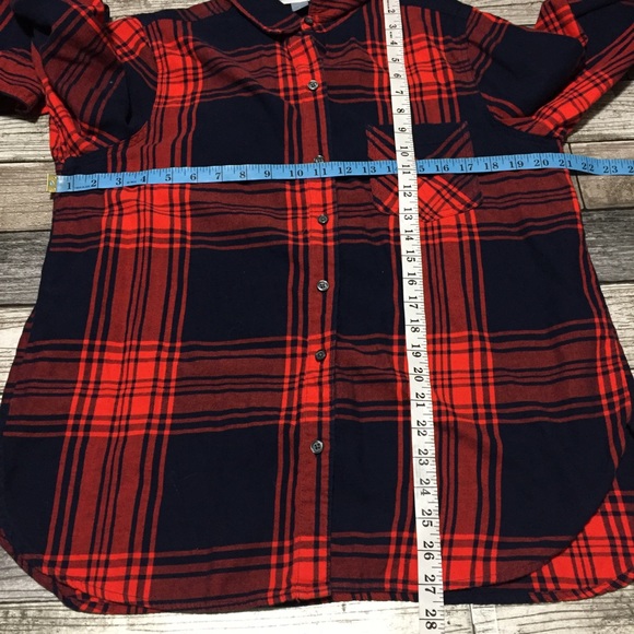 Old Navy The Classic Shirt Flannel Women’s L Blue Red Plaid Button Up Casual - Picture 2 of 9
